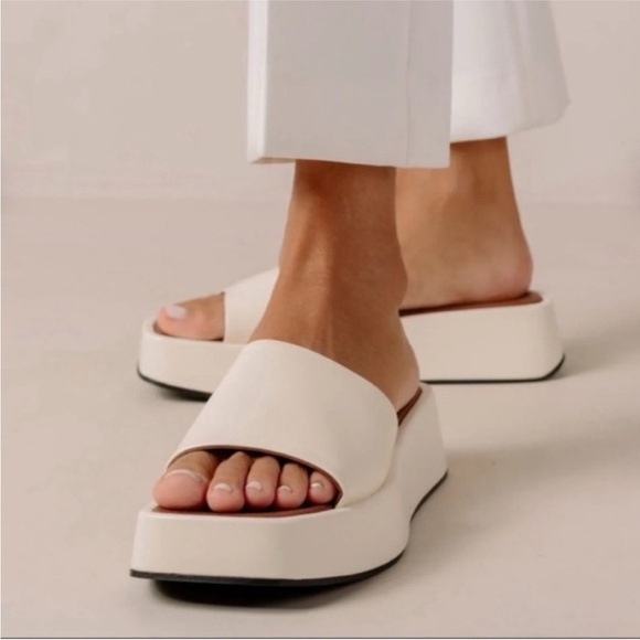 SVEGAN Janice Platform Slide Sandals - Picture 1 of 8